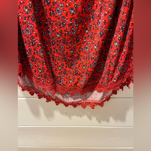 EYESHADOW – Bright red floral boho top, size L. - Picture 5 of 8